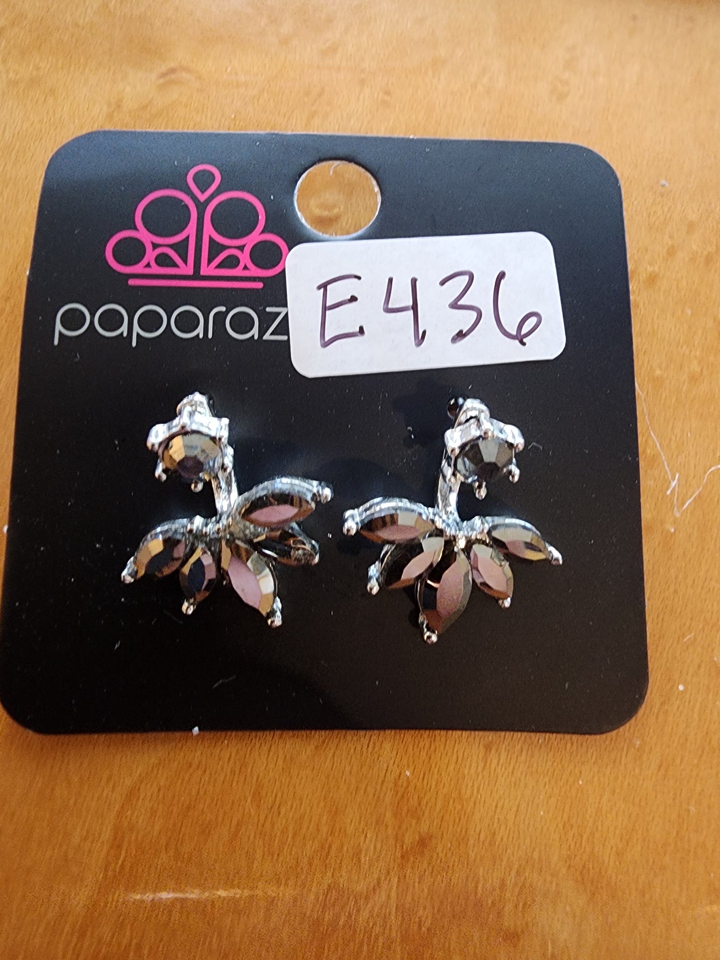 Paparazzi ♥ Hidden Talent - Silver ♥ Post Earrings