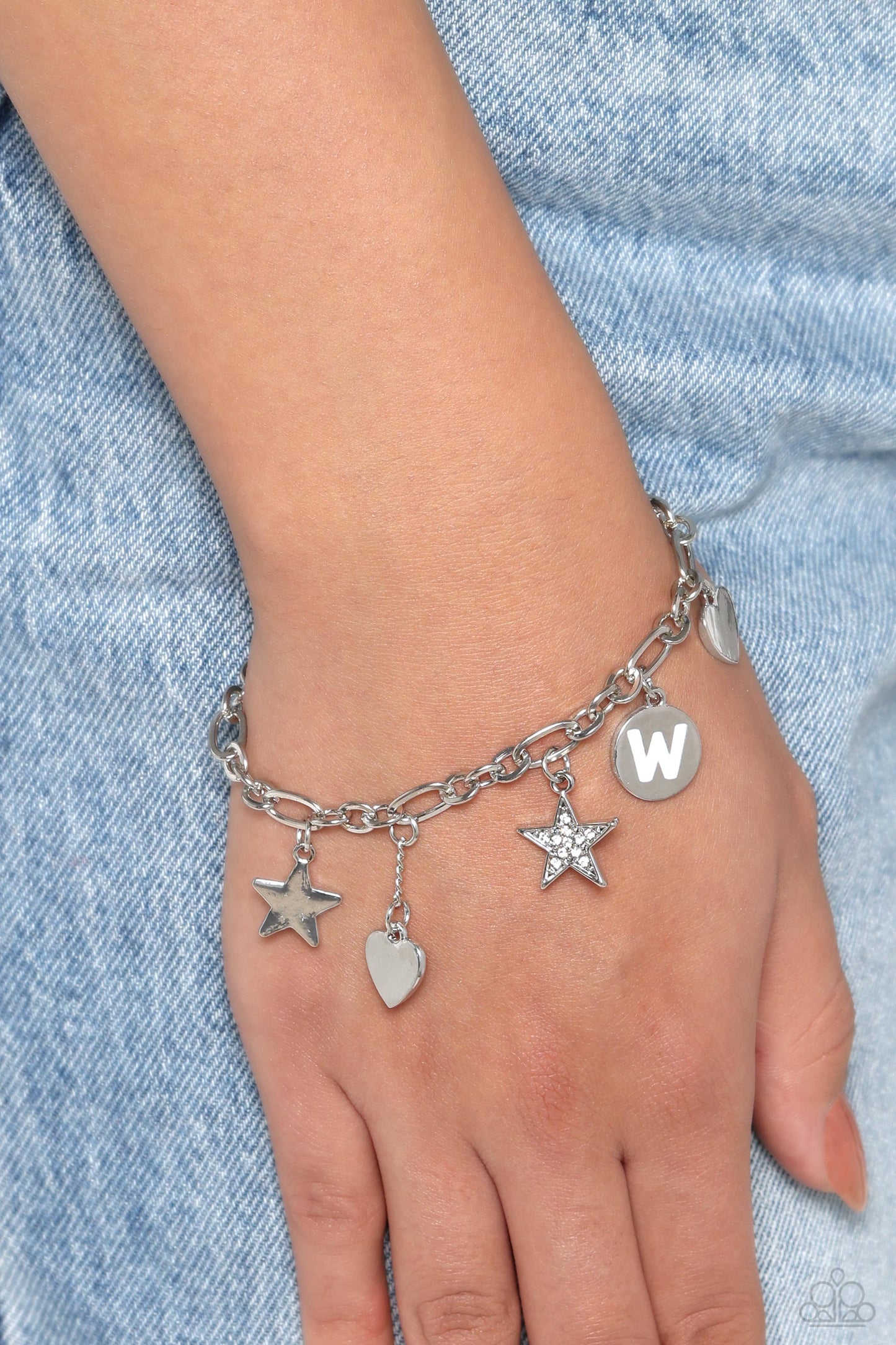 legacy-letters-white-w-p9ba-wtxx-083xx