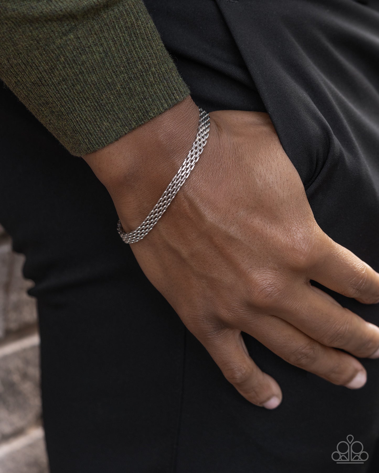 chained-constitution-silver-p9mn-ursv-078xx