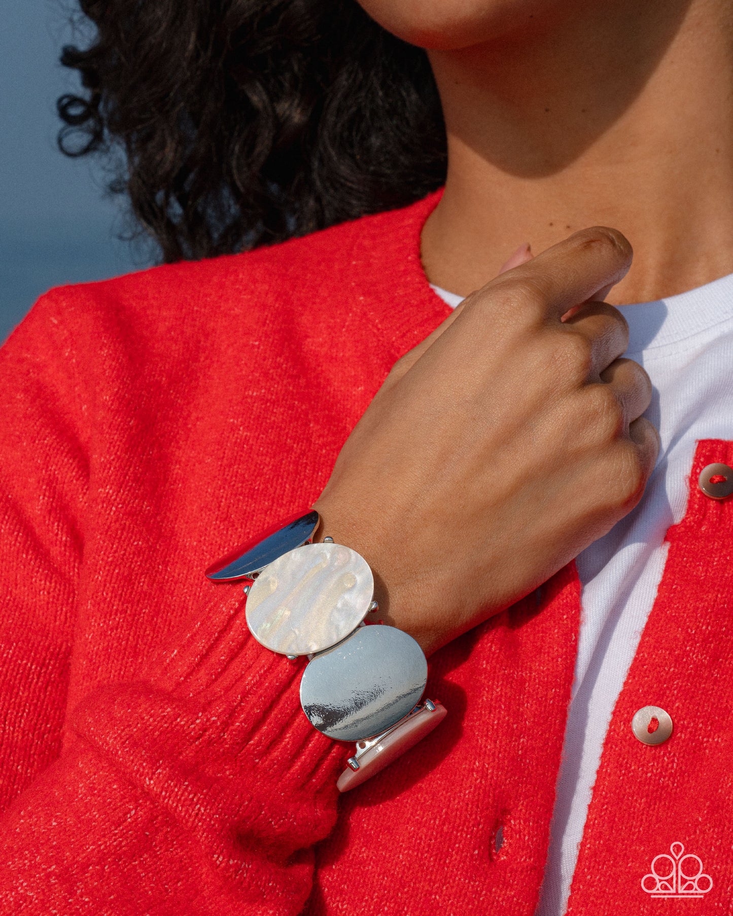 longing-for-more-white-p9st-wtxx-073xx