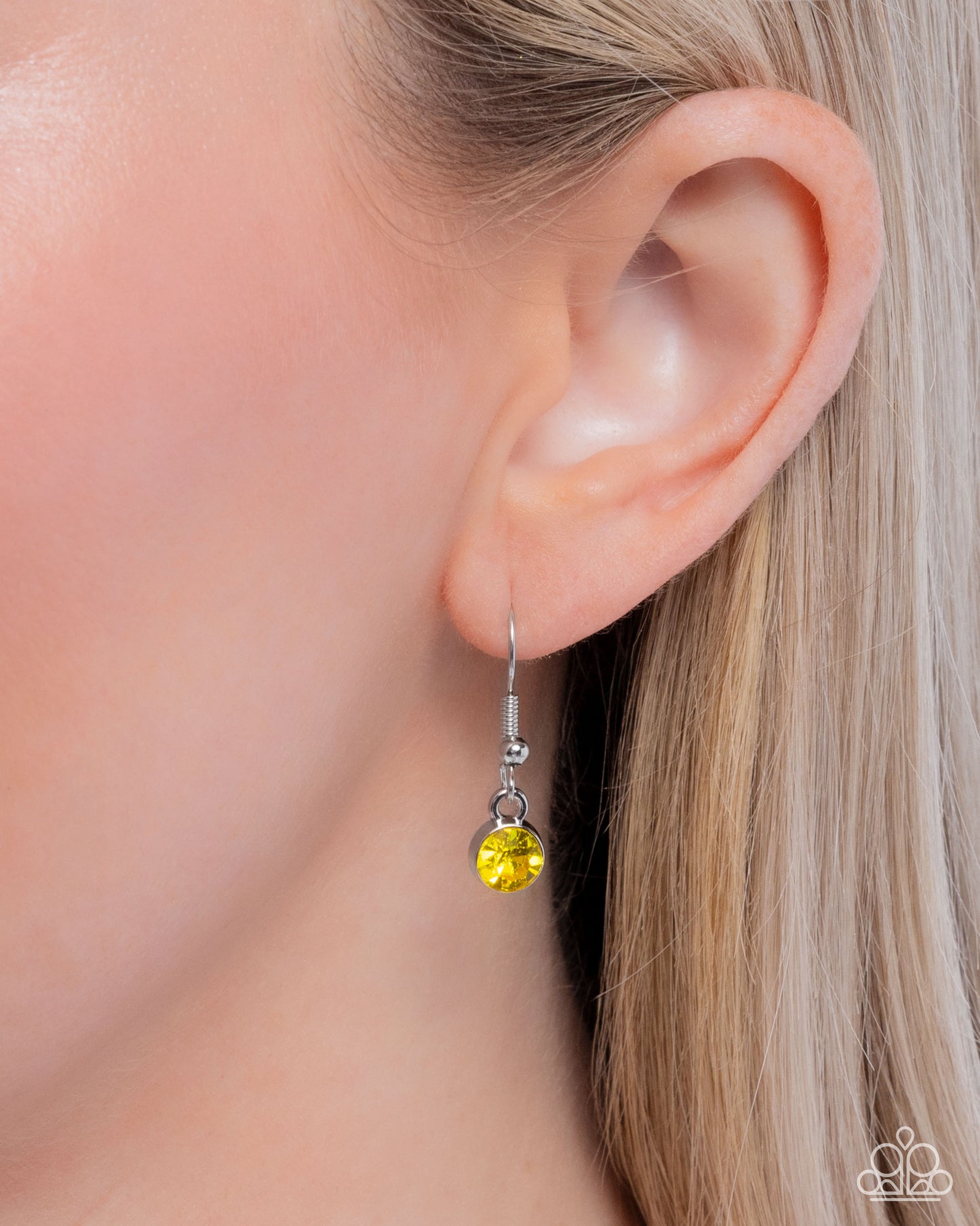 lily-luminescence-yellow-p2re-ywxx-131xx