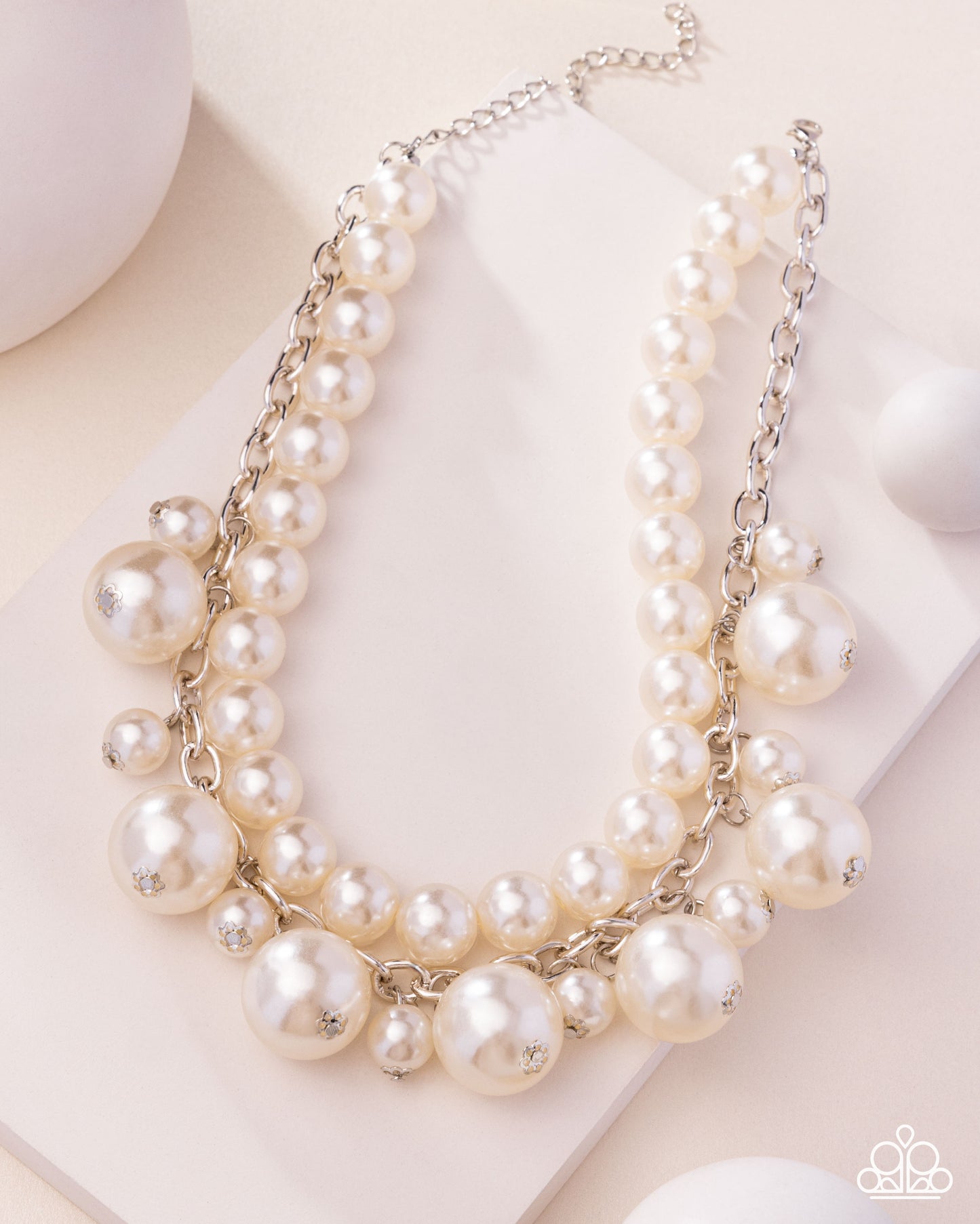 sophisticated-to-the-max-white-p2ch-wtxx-091xx