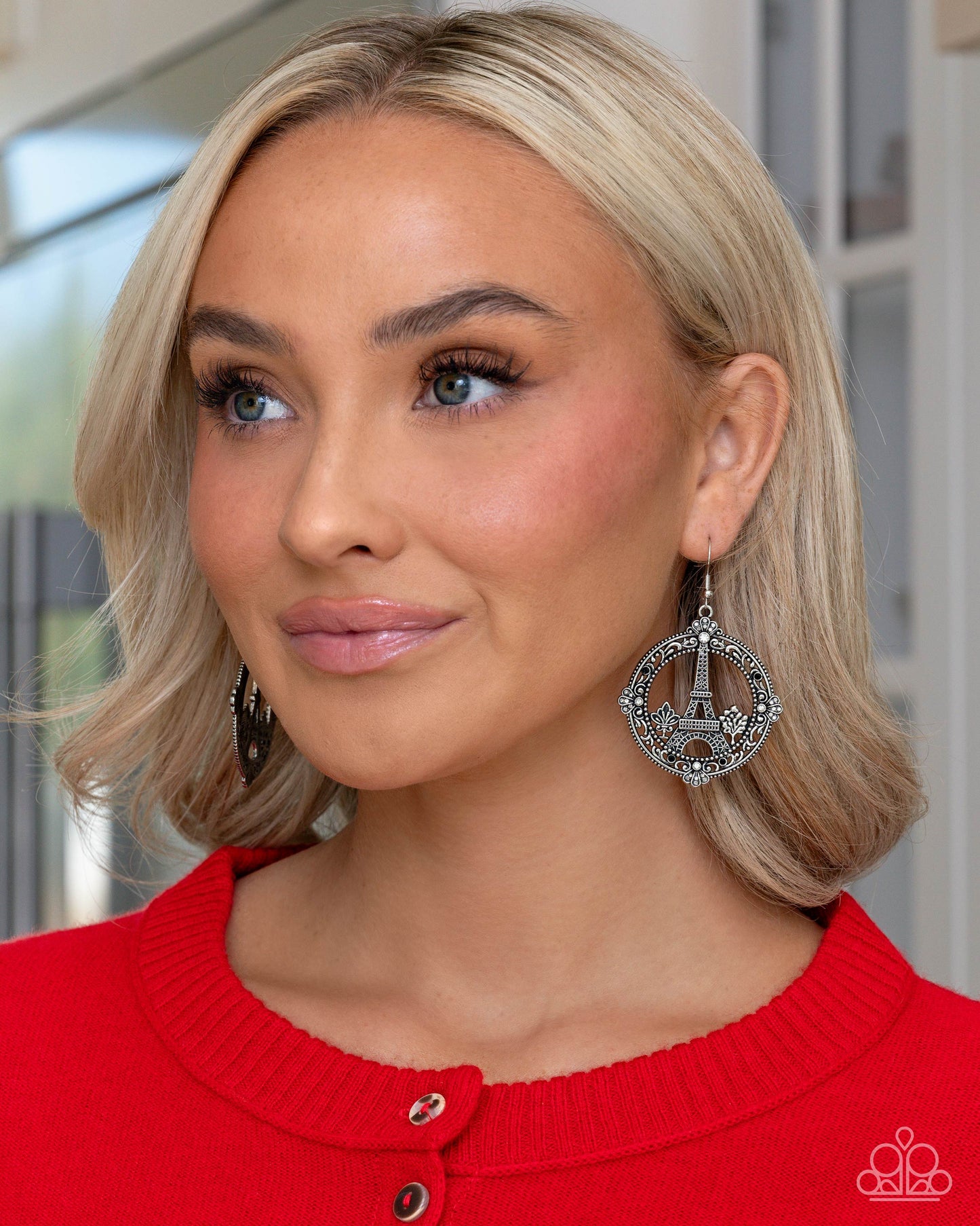 enamored-eiffel-tower-black-p5wh-bkxx-252xx