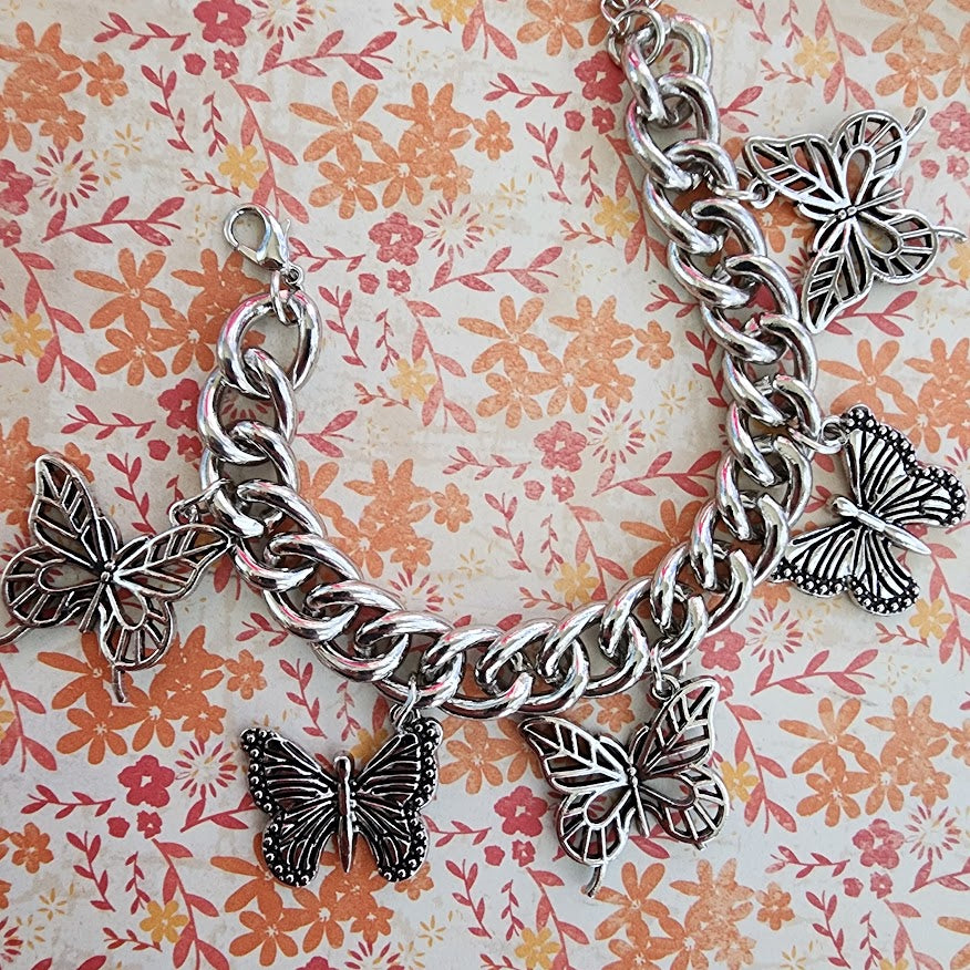 Paparazzi ♥ Aerial Ambience - Silver ♥ Bracelet