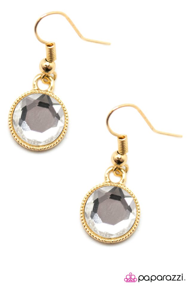 Paparazzi ♥ Dreaming of Diamonds - Gold ♥ Earrings