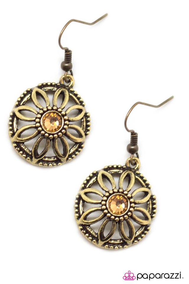 Paparazzi ♥ Treasure Hunt - Brass ♥ Earrings
