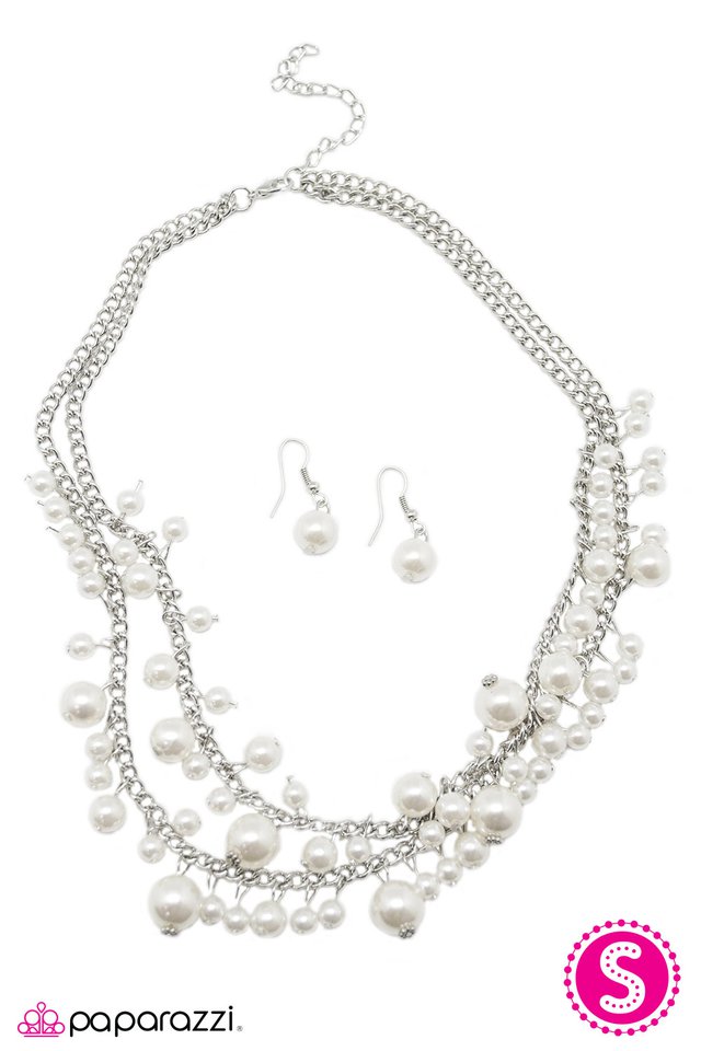 Paparazzi ♥ The Grand Banquet - White ♥ Necklace