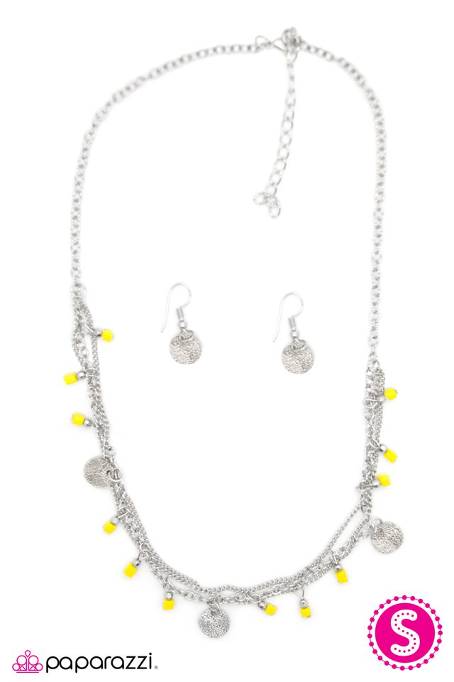 Paparazzi ♥ Marina Bay - Yellow ♥ Necklace