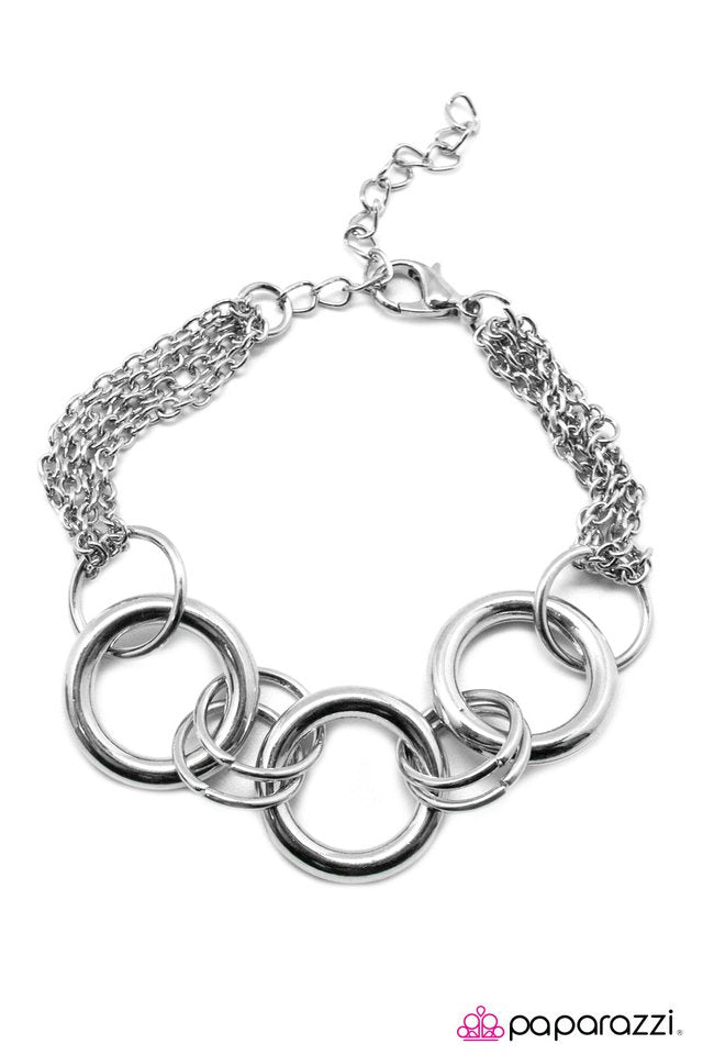 Paparazzi ♥ Nice and Easy - Silver ♥ Bracelet