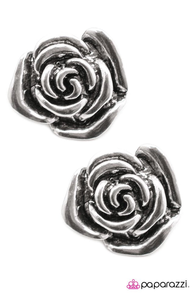 Paparazzi ♥ So BLOOMantic! - Silver ♥ Post Earrings