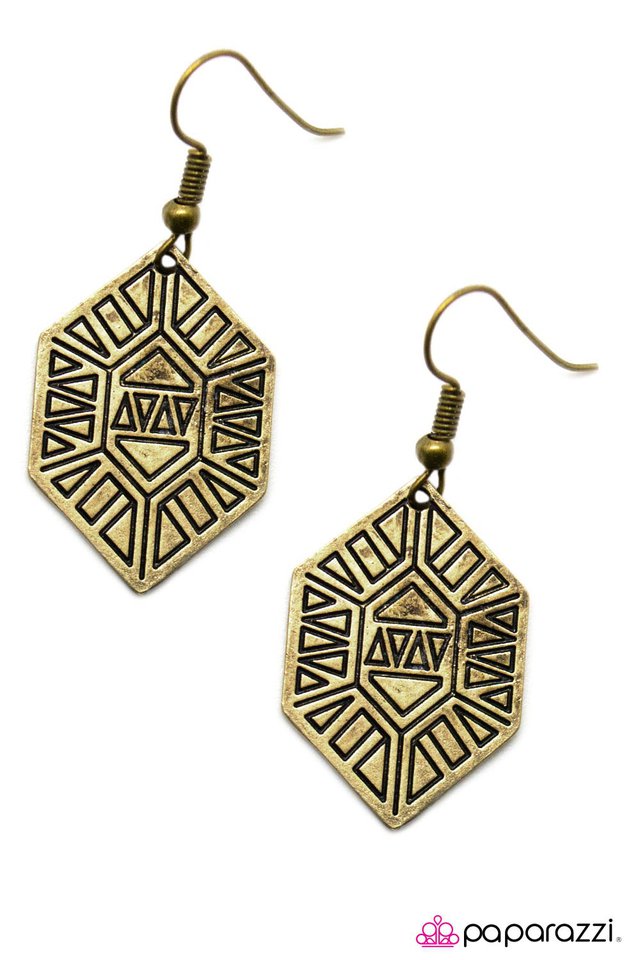 Paparazzi ♥ The Lions Den - Brass ♥ Earrings