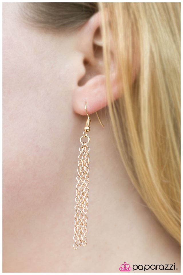 Paparazzi ♥ Nothing Can Stop Me Now - Gold ♥ Necklace