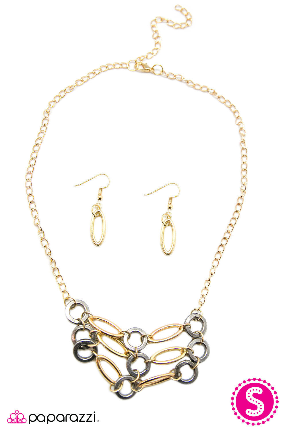Paparazzi ♥ Mesh Network - Gold ♥ Necklace