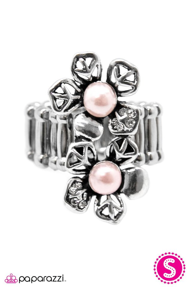 Paparazzi ♥ Should Have Bought You Flowers - Pink ♥ Ring