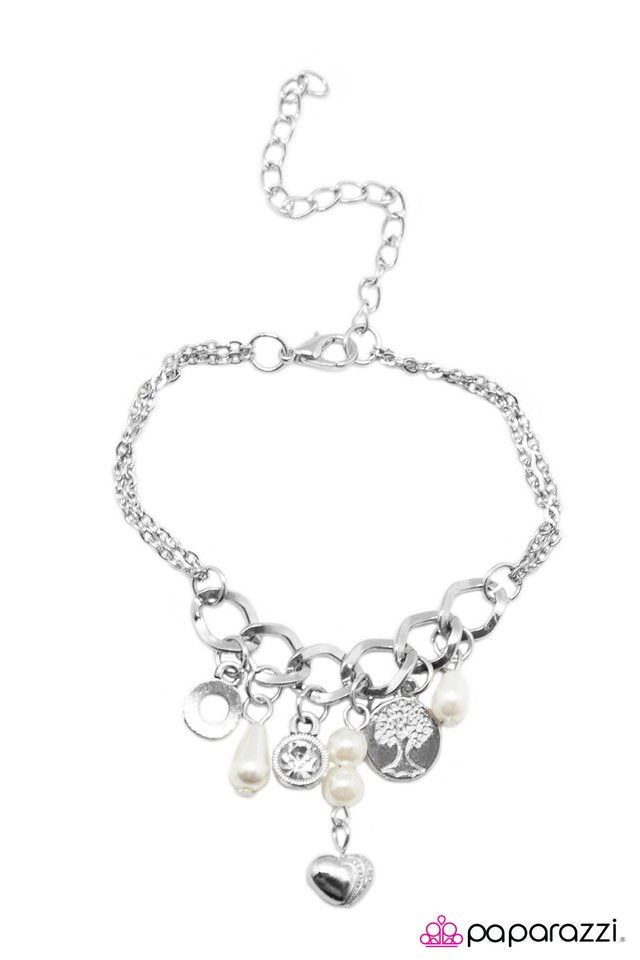 Paparazzi ♥ Welcome To Bliss - White ♥ Bracelet