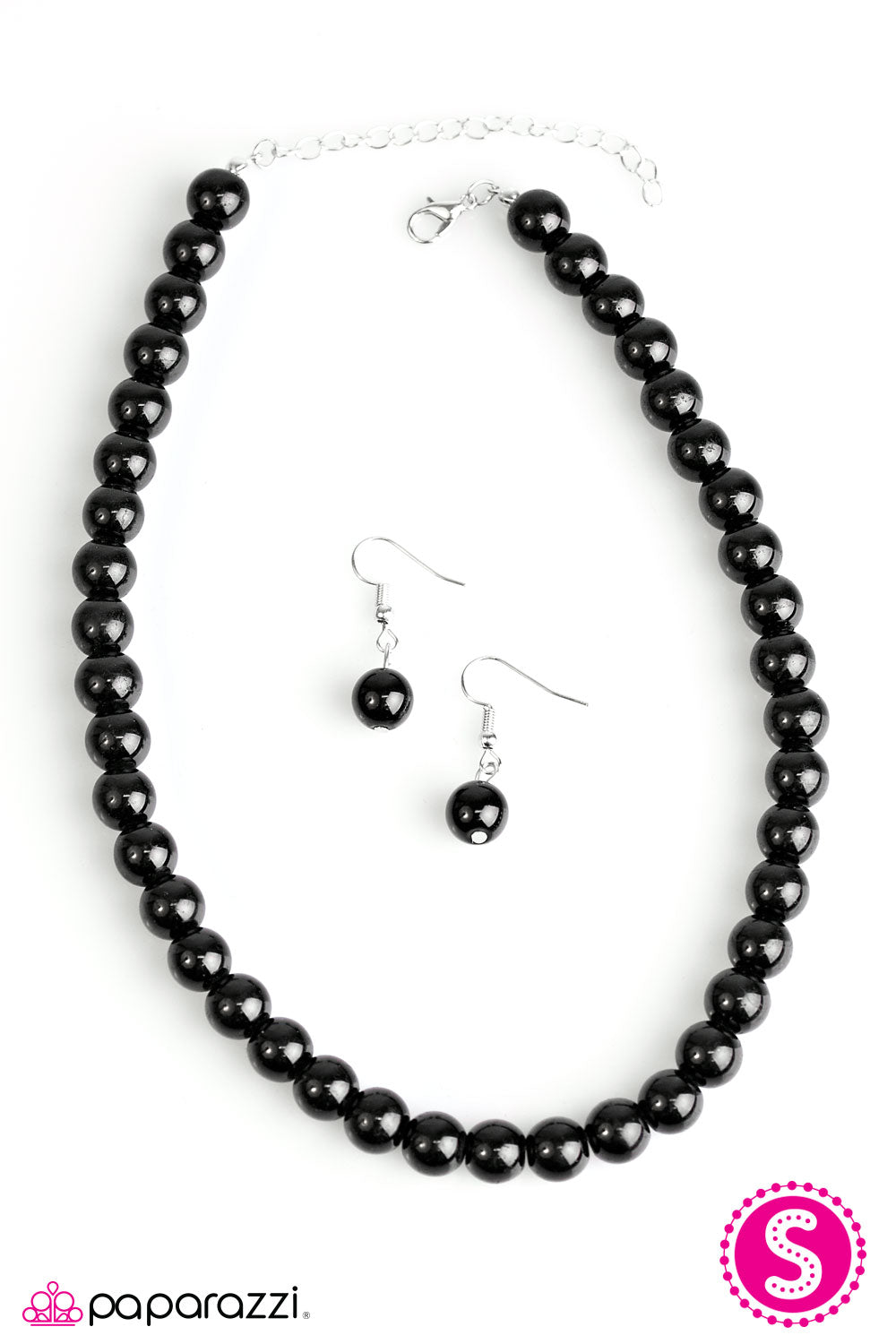 Paparazzi ♥ Not Your Mamas Pearls - Black ♥ Necklace
