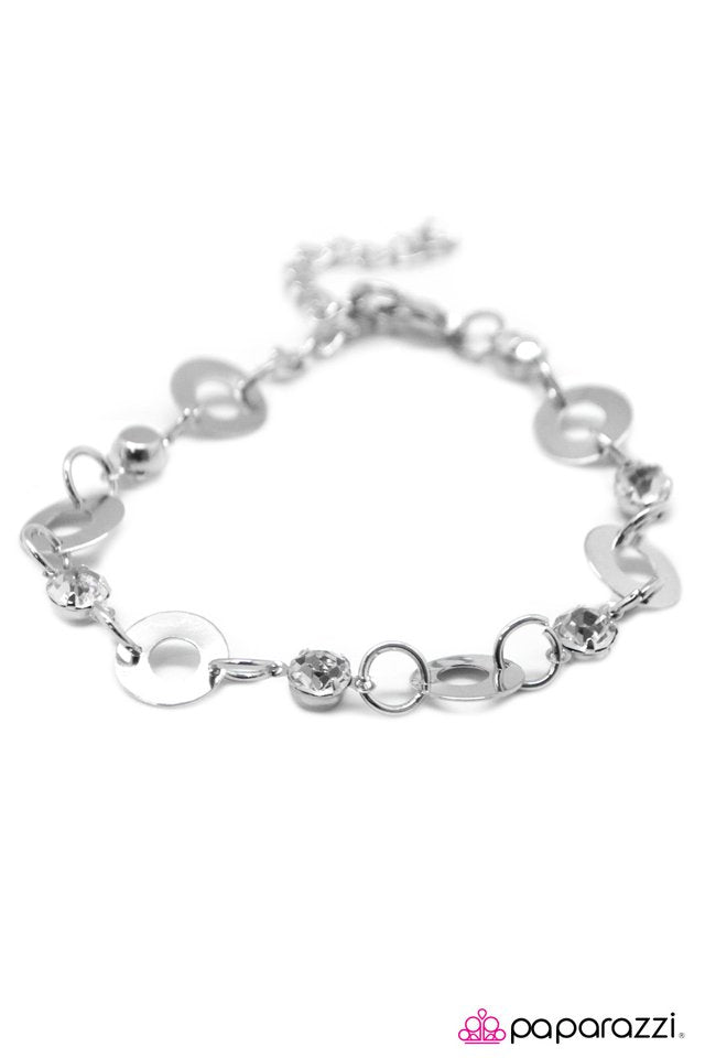Paparazzi ♥ A Simple Observation - White ♥ Bracelet