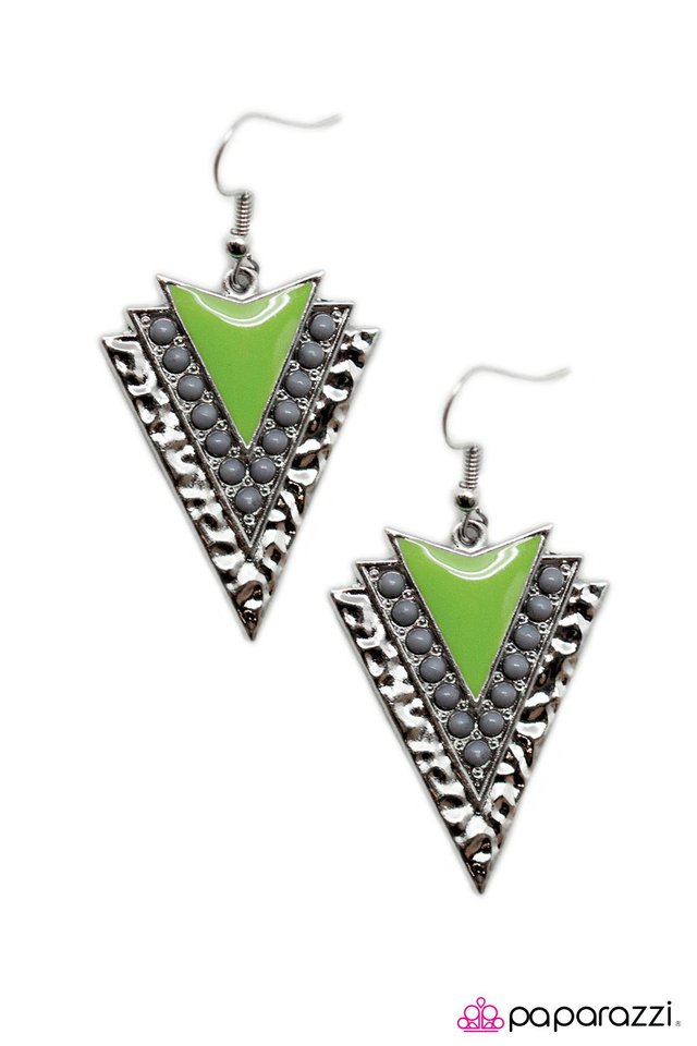 Paparazzi ♥ Breakout Artist - Green ♥ Earrings