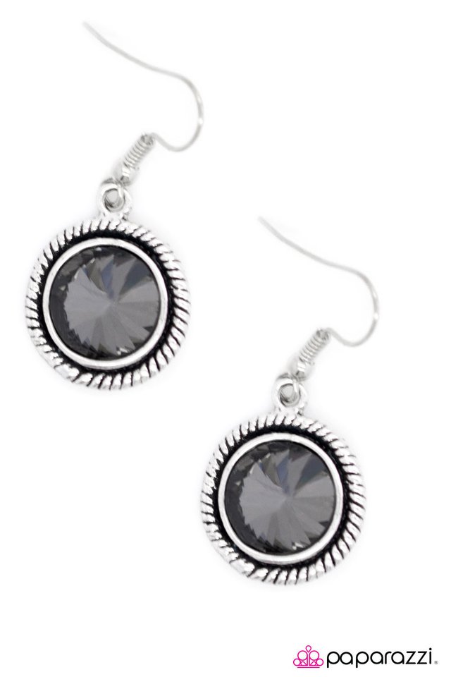 Paparazzi ♥ Save The Date - Silver ♥ Earrings