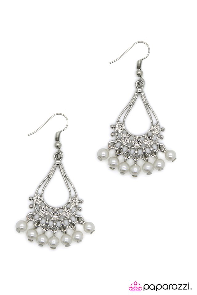 Paparazzi ♥ Ladies and Gentlemen... - White ♥ Earrings