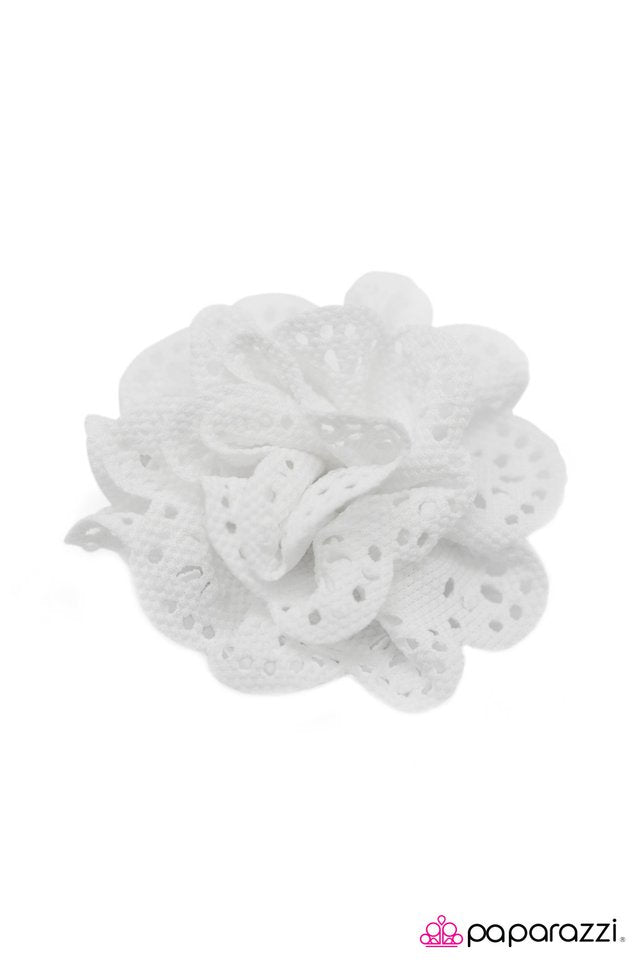 Paparazzi ♥ In Your LACE! - White ♥ Hair Clip