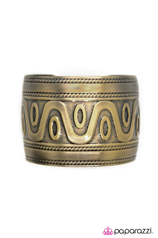 Paparazzi ♥ Come What MAYAN - Brass ♥ Bracelet