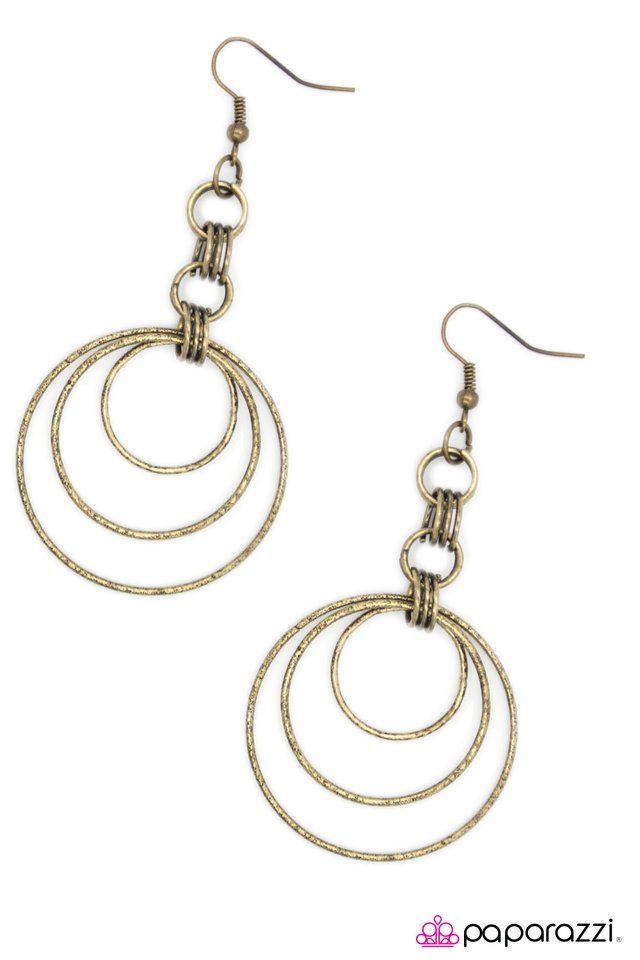 Paparazzi ♥ Solar Eclipse - Brass ♥ Earrings