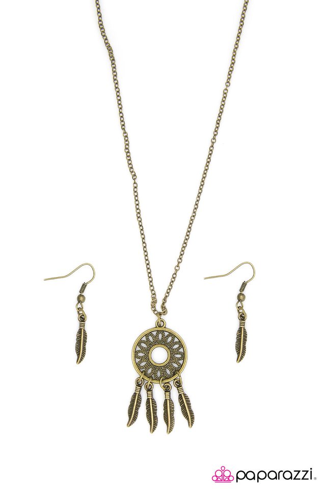 Paparazzi ♥ The Girl of Your Dreams - Brass ♥ Necklace