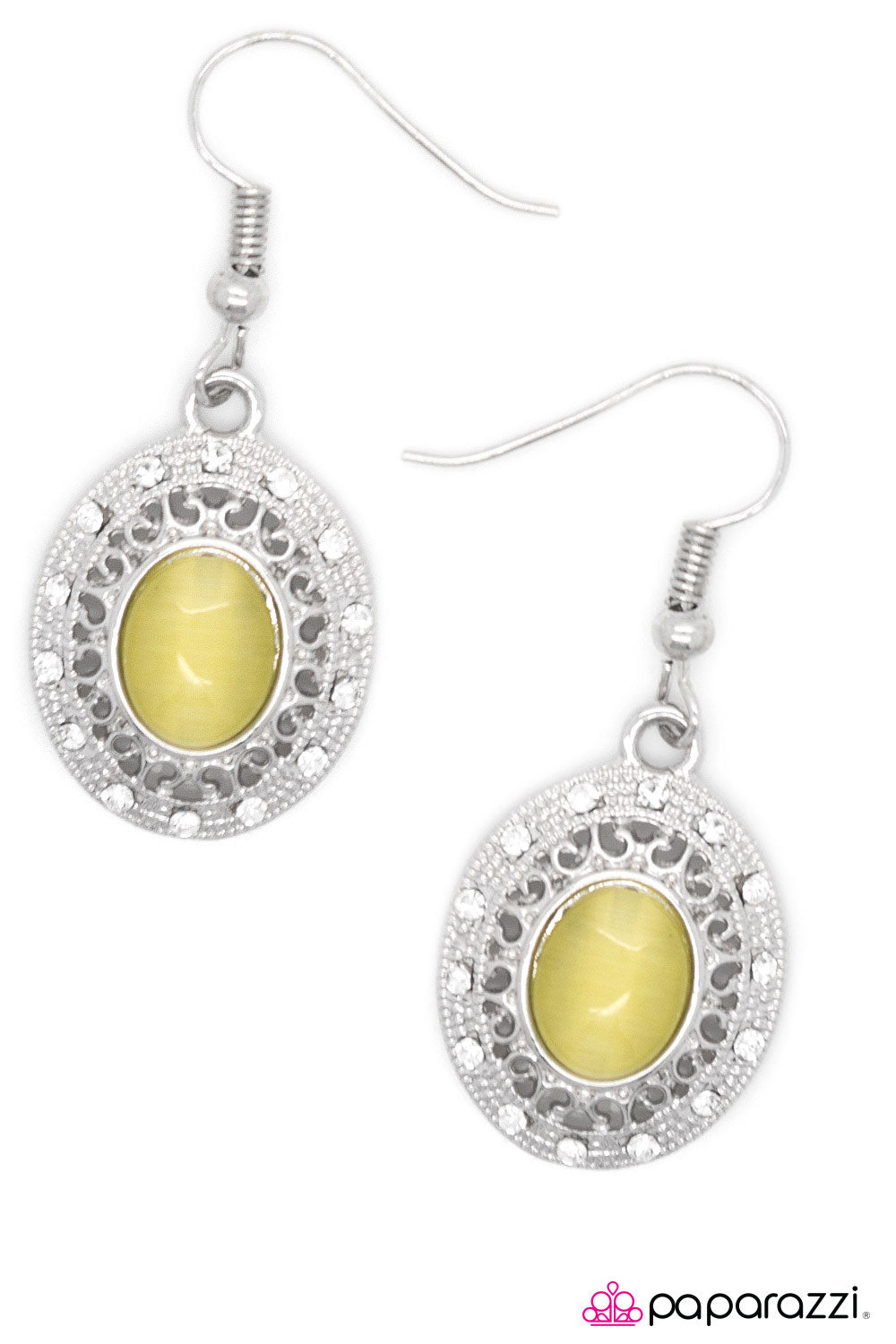 Paparazzi ♥ Oh My Majesty! - Yellow ♥ Earrings