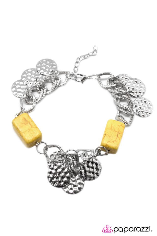 Paparazzi ♥ Glam Squad - Yellow ♥ Bracelet