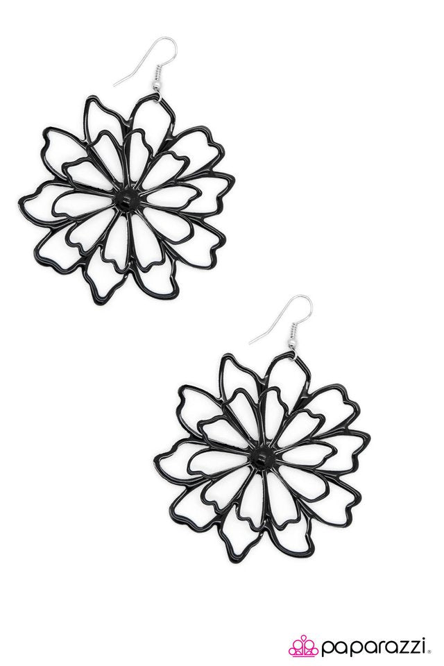 Paparazzi ♥ Oh Maui! - Black ♥ Earrings