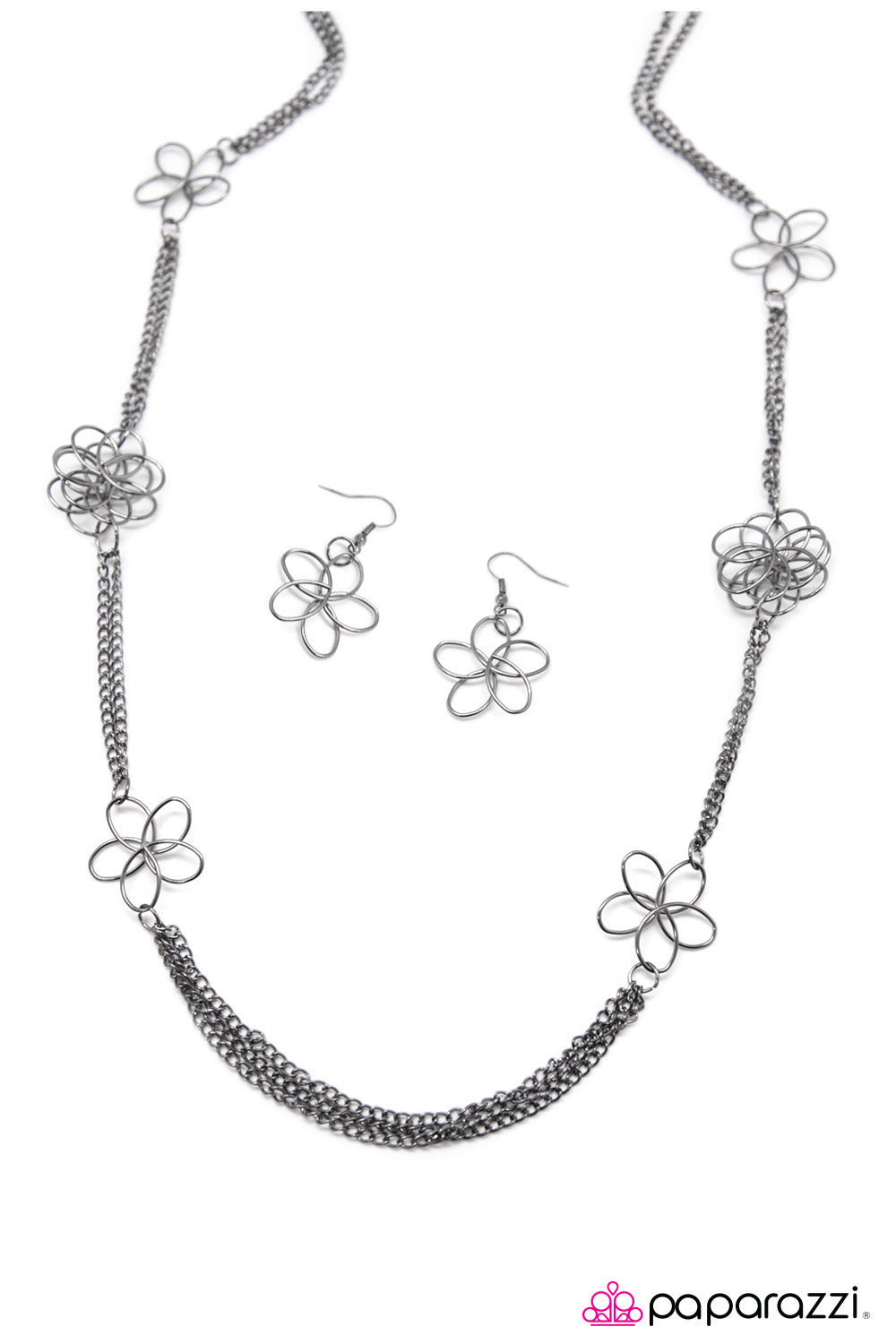 Paparazzi ♥ Picking Petals - Black ♥ Necklace