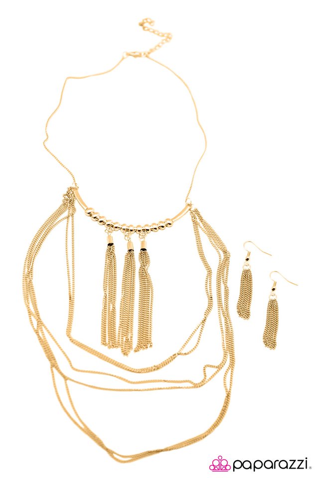 Paparazzi ♥ The Elitist - Gold ♥ Necklace