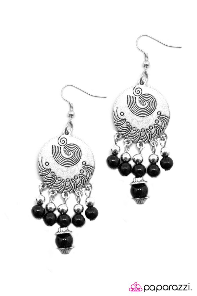 Paparazzi ♥ Spinning My Wheels - Black ♥ Earrings