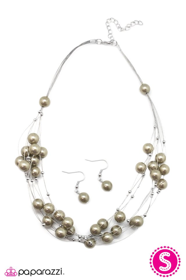 Paparazzi ♥ Pearl Armada - Green ♥ Necklace