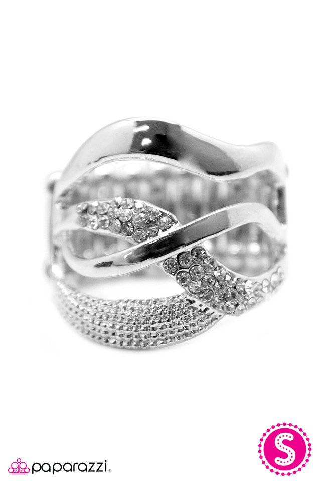 Paparazzi ♥ Double Crossed - White ♥ Ring