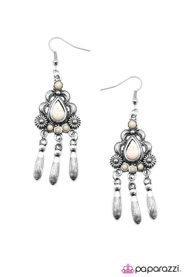 Paparazzi ♥ Southern Melodies - White ♥ Earrings