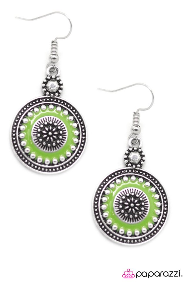 Paparazzi ♥ Stop BRIGHT There! - Green ♥ Earrings