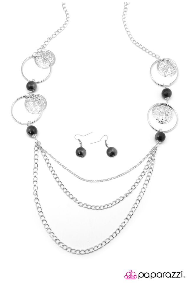 Paparazzi ♥ Utter Amazement - Black ♥ Necklace