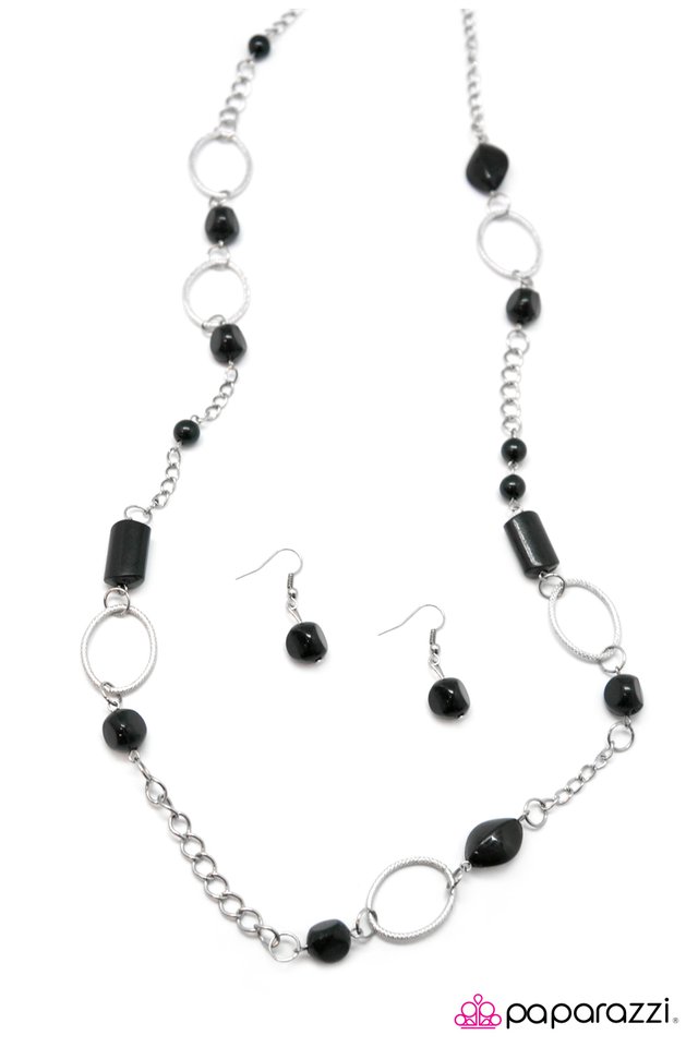 Paparazzi ♥ In Neutral - Black ♥ Necklace