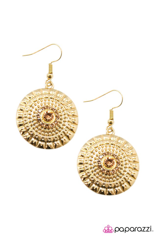 Paparazzi ♥ Royal Regatta - Gold ♥ Earrings