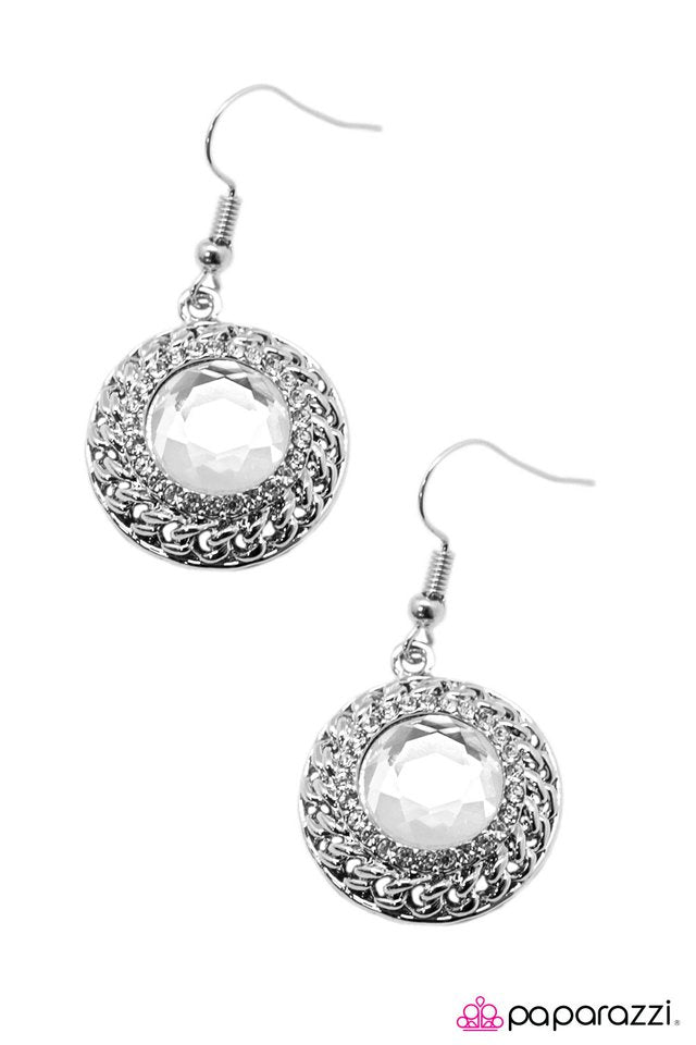 Paparazzi ♥ Free Reign - White ♥ Earrings