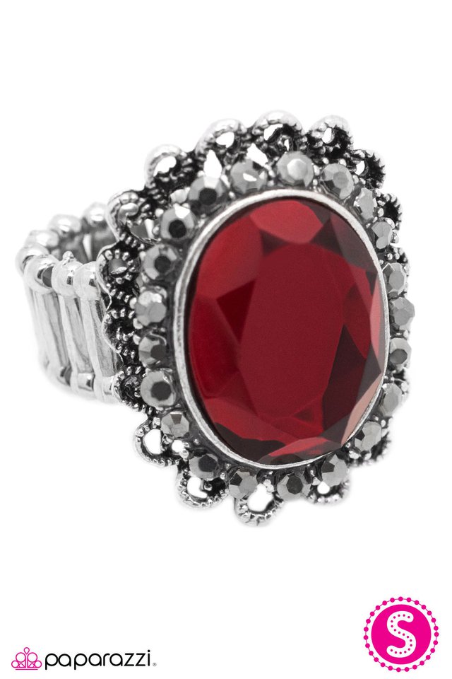 Paparazzi ♥ Queen Of The Castle - Red ♥ Ring