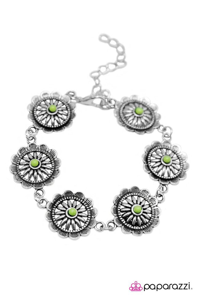 Paparazzi ♥ Mississippi Girl - Green ♥ Bracelet