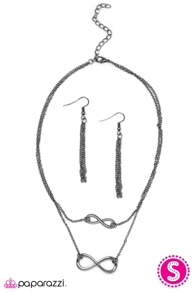 Paparazzi ♥ Always On My Mind - Black ♥ Necklace