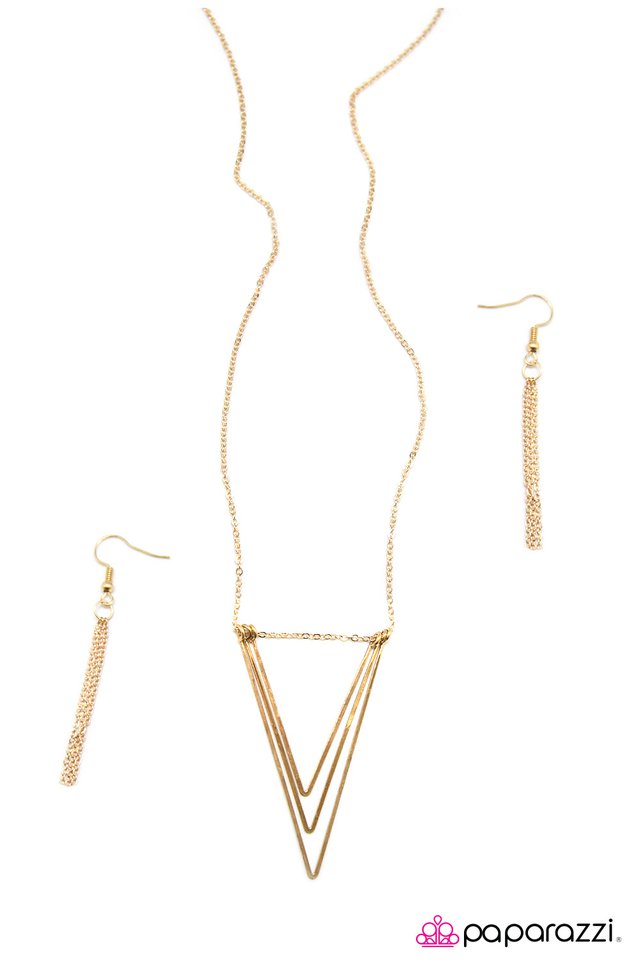 Paparazzi ♥ V Right There! - Gold ♥ Necklace