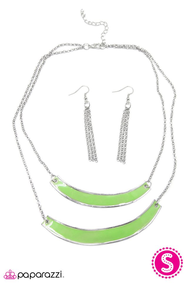 Paparazzi ♥ Warped Tour - Green ♥ Necklace