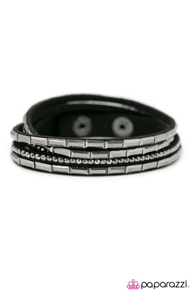 Paparazzi ♥ A GLITZY Pleasure - Black ♥ Bracelet