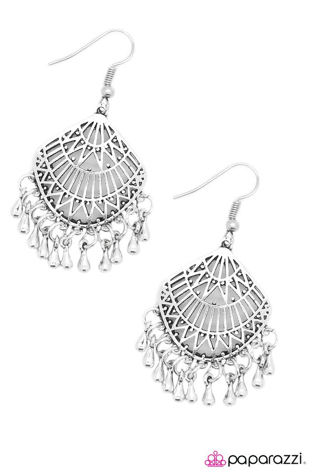 Paparazzi ♥ Can You Do The Can-Can? - Silver ♥ Earrings