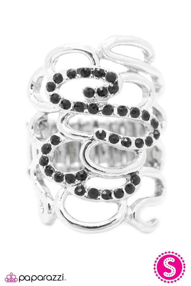 Paparazzi ♥ Vanish Into Thin Air - Black ♥ Ring